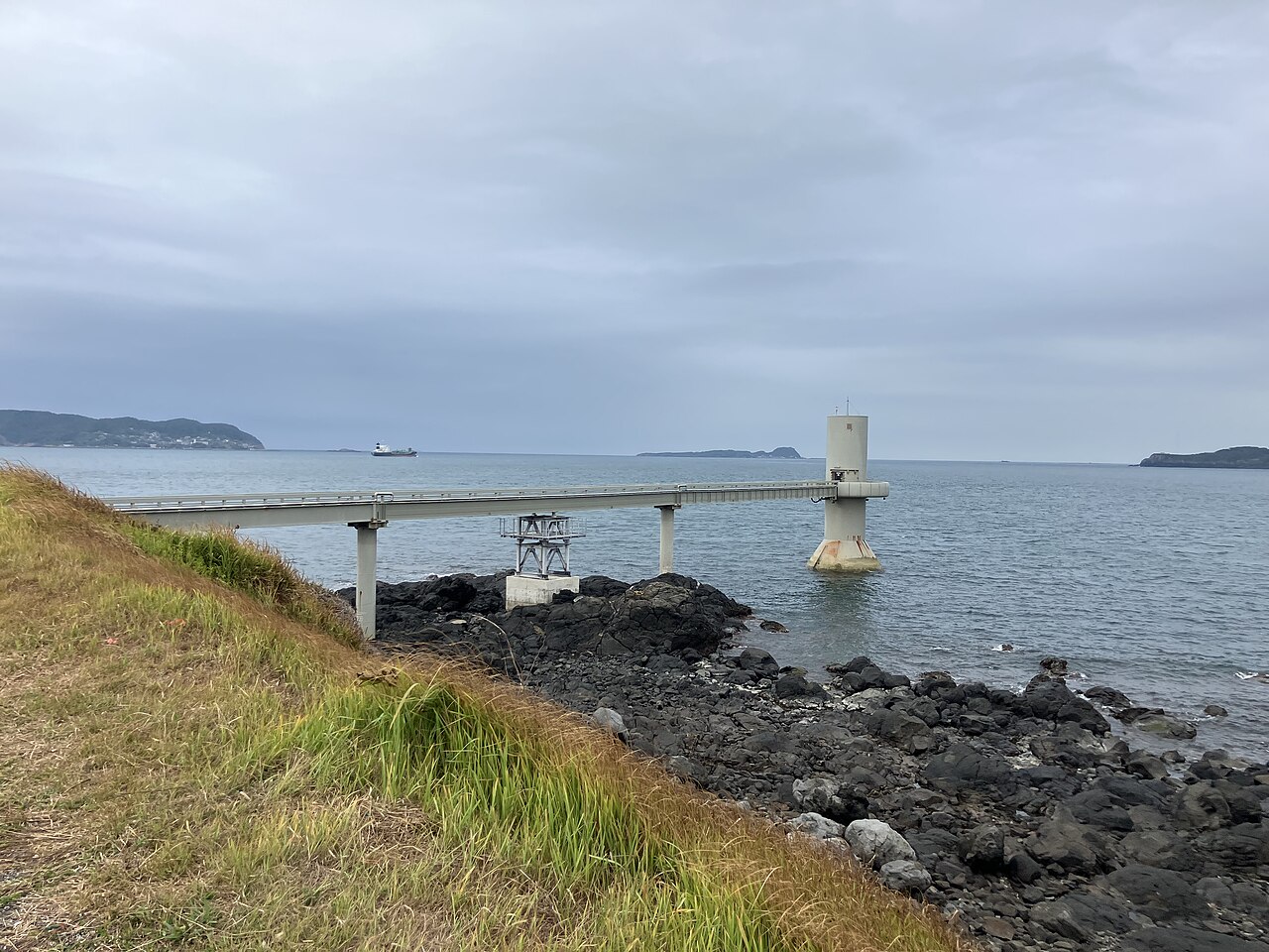 波戸岬の海と玄海海中展望塔