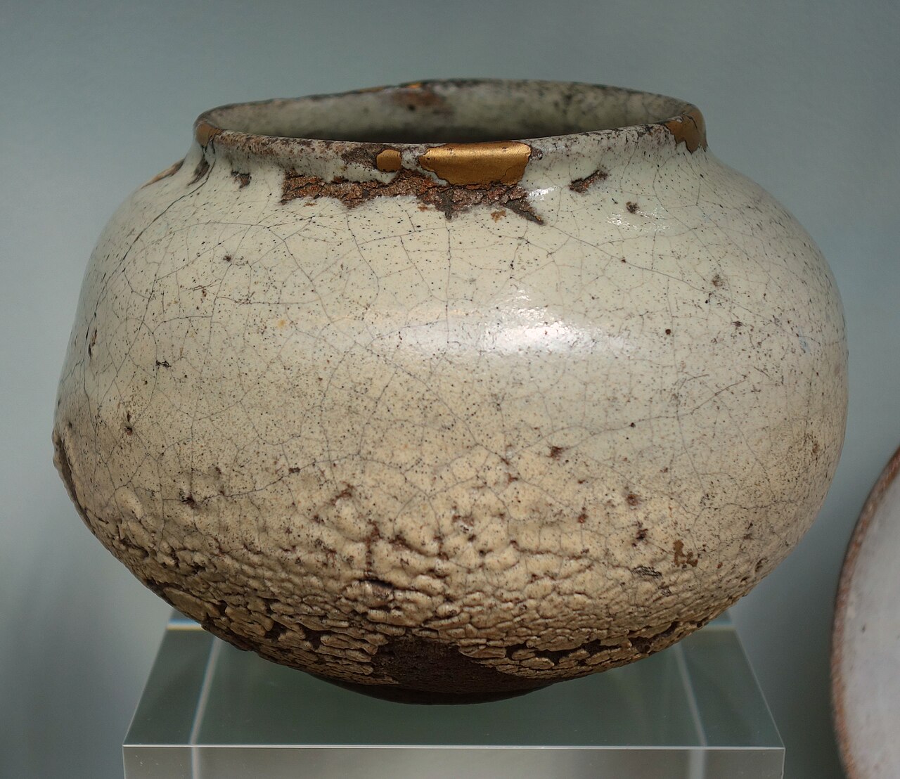 唐津焼の壺(1590〜1630年頃、ヴィクトリア&アルバート博物館蔵)